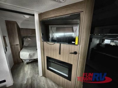 2025 Forest River RV Wildwood X-Lite - Photo 27