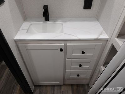 2026 Highland Ridge RV Range Lite - Photo 13