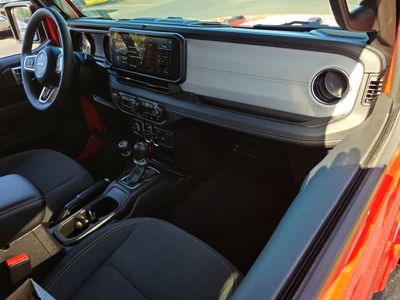 2025 Jeep Wrangler 4xe - Photo 11