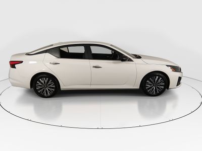 2025 Nissan Altima - Photo 8