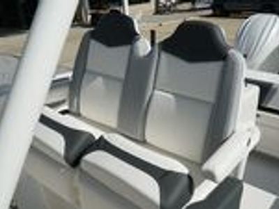 2025 Robalo 250 CC - Photo 16