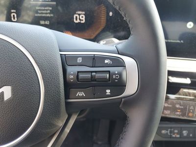 2025 Kia K5 - Photo 11