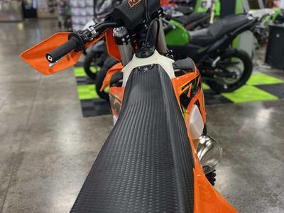 2025 KTM 125 XC - Photo 7