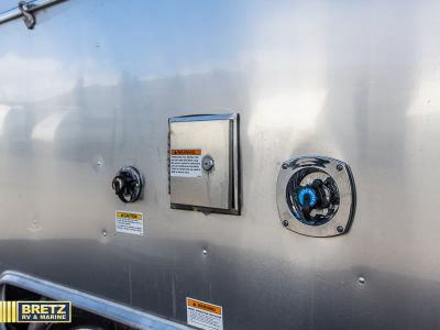 2026 Airstream Classic - Photo 9