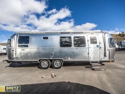 2026 Airstream Classic - Photo 8