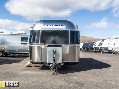 2026 Airstream Classic - Photo 3