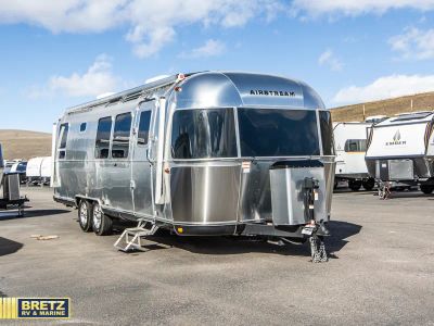 2026 Airstream Classic - Photo 1
