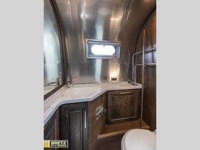 2026 Airstream Classic - Photo 13