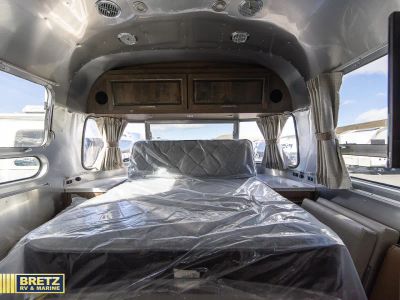 2026 Airstream Classic - Photo 11