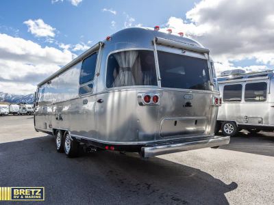 2026 Airstream Classic - Photo 5