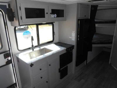 2025 Coachmen Apex - Photo 6
