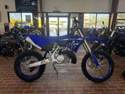 2026 Yamaha YZ250X — front three-quarter view