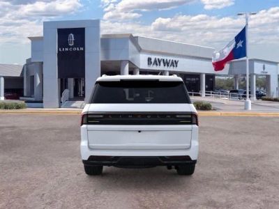 2026 Lincoln Navigator — detail view