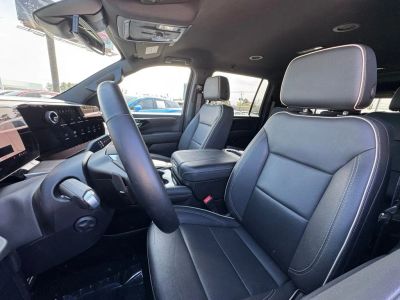 2025 Chevrolet Suburban - Photo 15