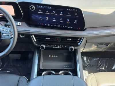 2025 Chevrolet Suburban - Photo 30