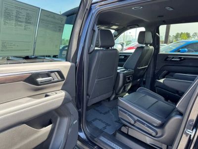 2025 Chevrolet Suburban - Photo 36