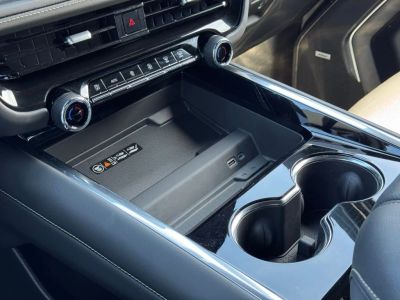 2025 Chevrolet Suburban - Photo 34