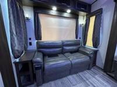 2019 Forest River Arctic Wolf 285DRL4 - Photo 27