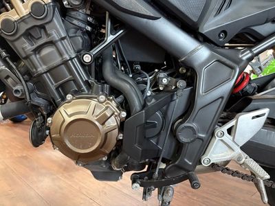 2023 Honda CB650R — photo 8 view