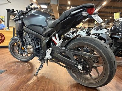2023 Honda CB650R — photo 11 view