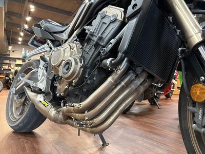 2023 Honda CB650R — interior view
