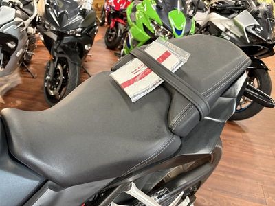 2023 Honda CB650R — photo 10 view