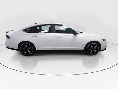 2023 Honda Accord Hybrid — photo 8 view
