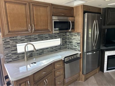 2021 Fleetwood Bounder - Photo 13