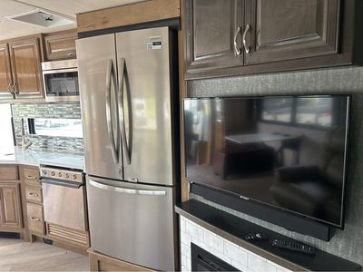 2021 Fleetwood Bounder - Photo 21