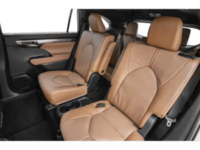 2026 Toyota Highlander — photo 10 view