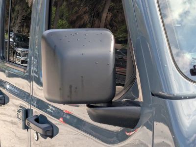 2026 Jeep Gladiator — photo 11 view
