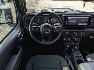 2026 Jeep Gladiator — photo 16 view