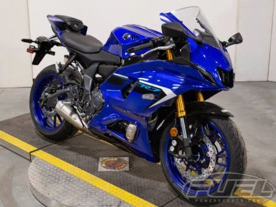 2026 Yamaha YZF-R7 — front three-quarter view