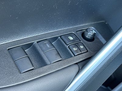 2026 Toyota Corolla Cross — photo 13 view