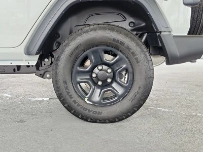 2026 Jeep Wrangler — photo 7 view