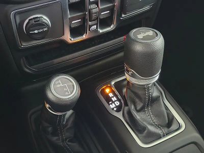 2026 Jeep Wrangler — photo 30 view