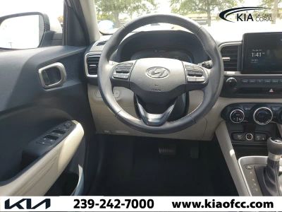 2023 Hyundai Venue — photo 14 view