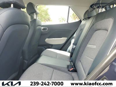 2023 Hyundai Venue — photo 10 view