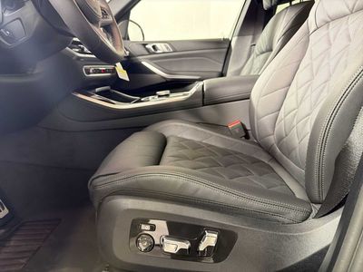 2026 BMW X5 xDrive40i — photo 11 view