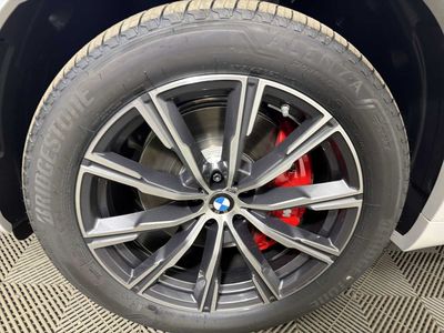 2026 BMW X5 xDrive40i — photo 9 view