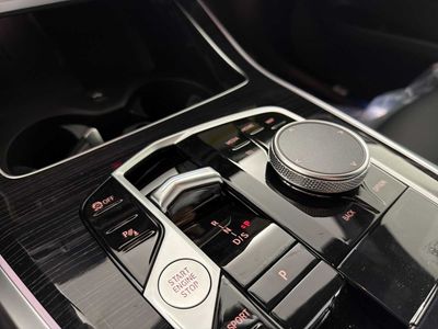 2026 BMW X5 xDrive40i — photo 15 view
