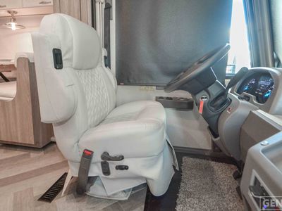 2026 Winnebago Adventurer - Photo 8