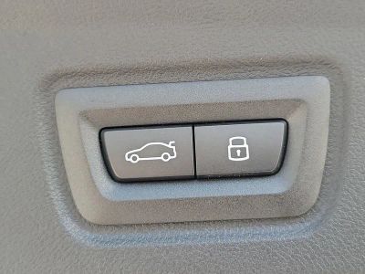 2026 BMW i4 — photo 8 view