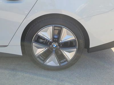 2026 BMW i4 — photo 9 view