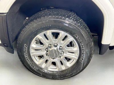 2024 GMC Sierra 3500HD — photo 11 view