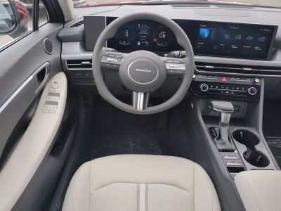 2026 Hyundai SONATA — photo 17 view