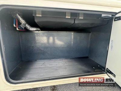 2023 Wraith 32W - Photo 6