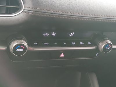 2024 Mazda Mazda3 Hatchback - Photo 19