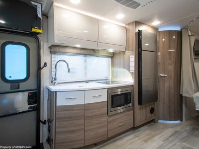 2026 Thor Motor Coach Tiburon - Photo 12
