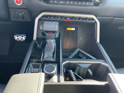 2024 Toyota Tundra 4WD — photo 13 view